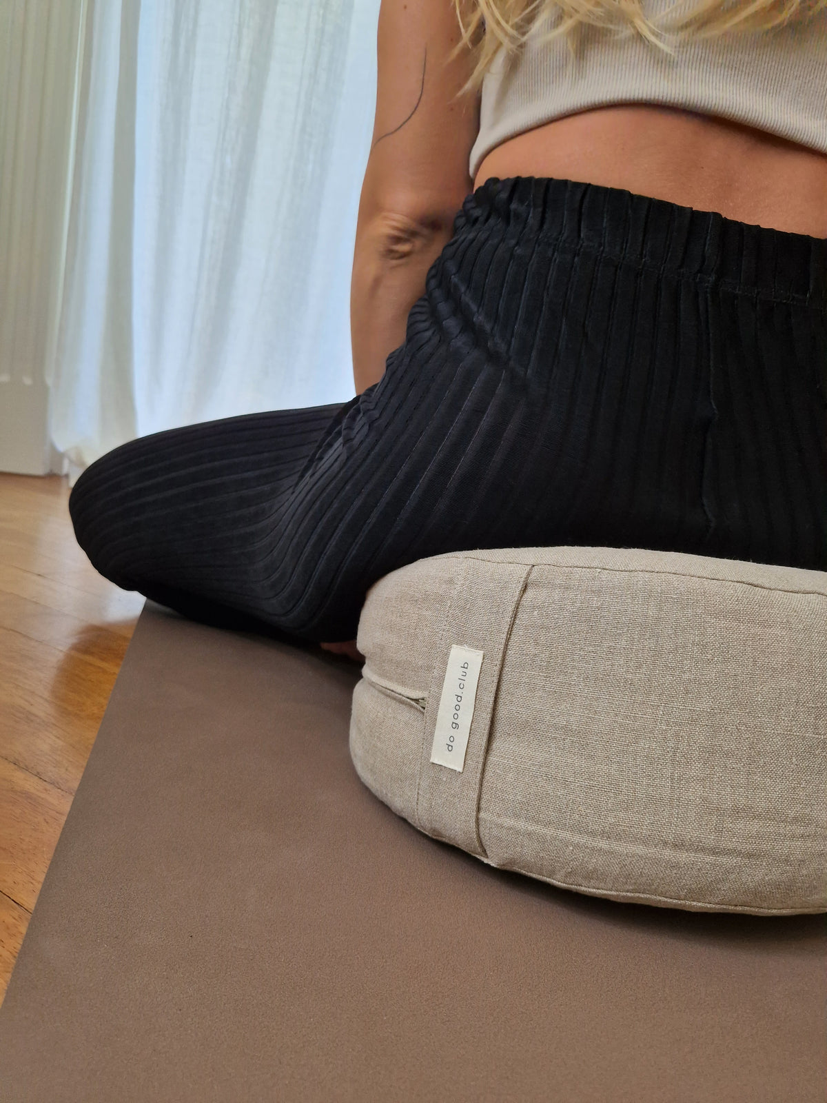 Round Meditation Cushion – Linen Natural