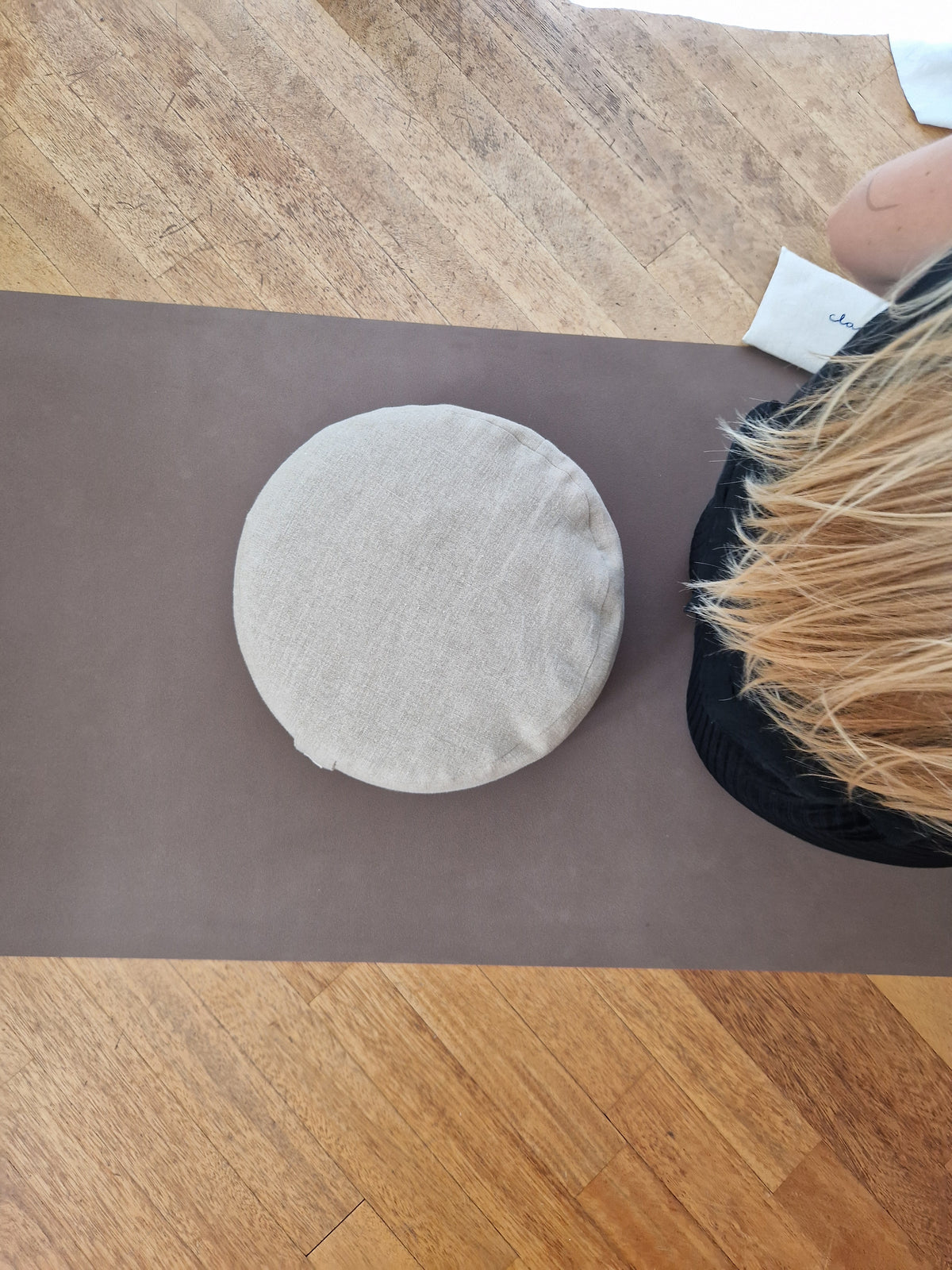 Round Meditation Cushion – Linen Natural
